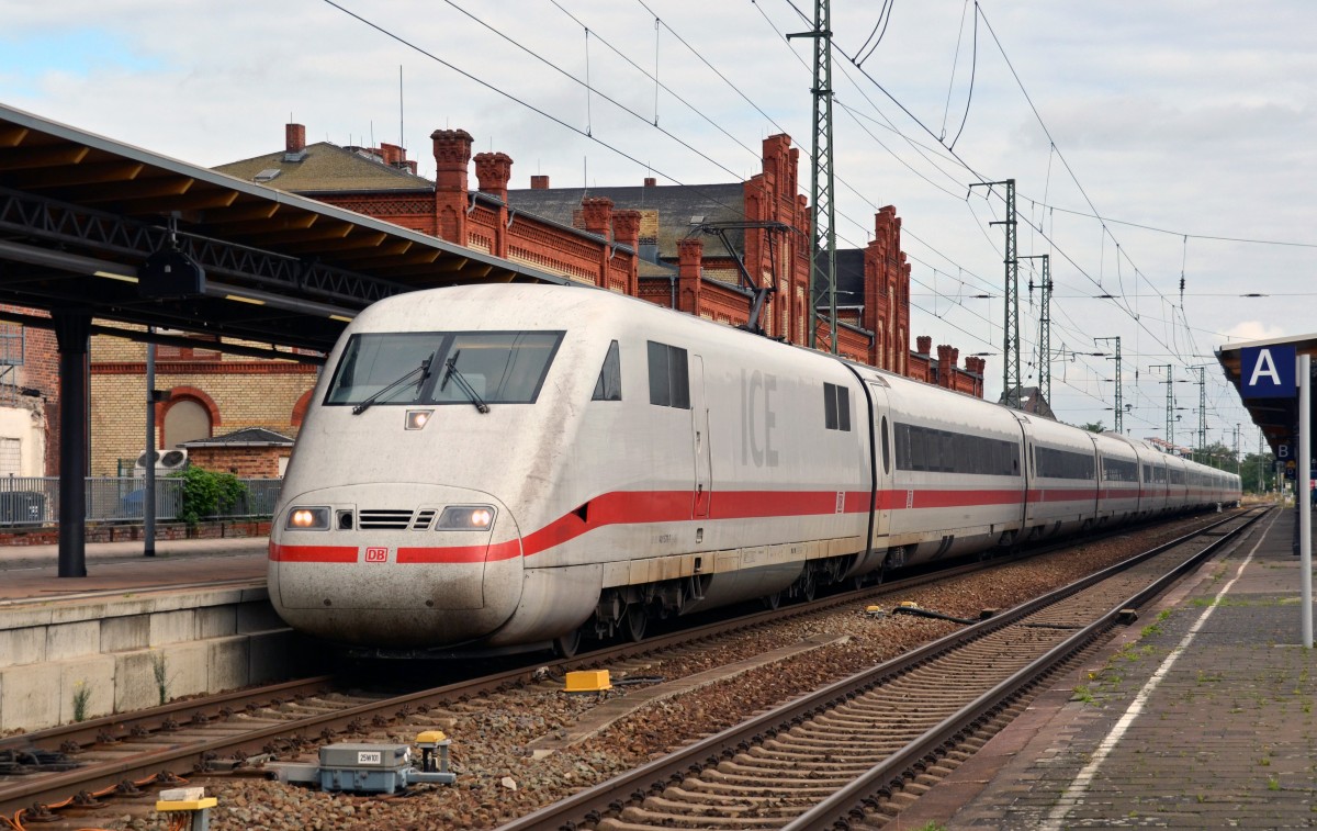 Mit dem Ziel Stuttgart verlsst dieser ICE 1 als ICE 691 am 21.09.13 den Bahnhof Stendal.