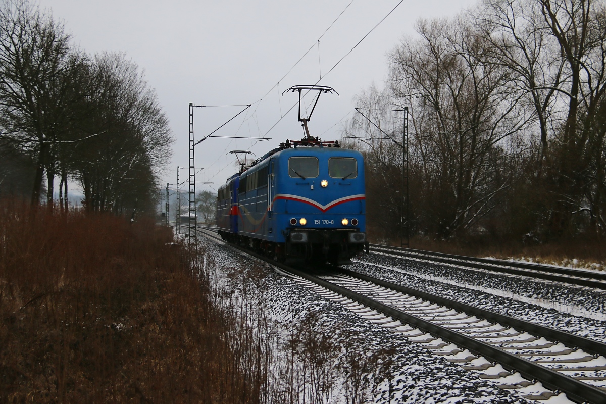 Mit diesem Bild der SRI 151 170-8 mit 151 033-8, die am 30.12.2014 als Lokzug in Richtung Süden unterwegs waren, verabschiede ich mich aus dem Jahr 2014 und freue mich auf ein neues spannendes Bahn(Bilder)-Jahr! Allen einen guten Rutsch! Bild aufgenommen in Wehretal-Reichensachsen.