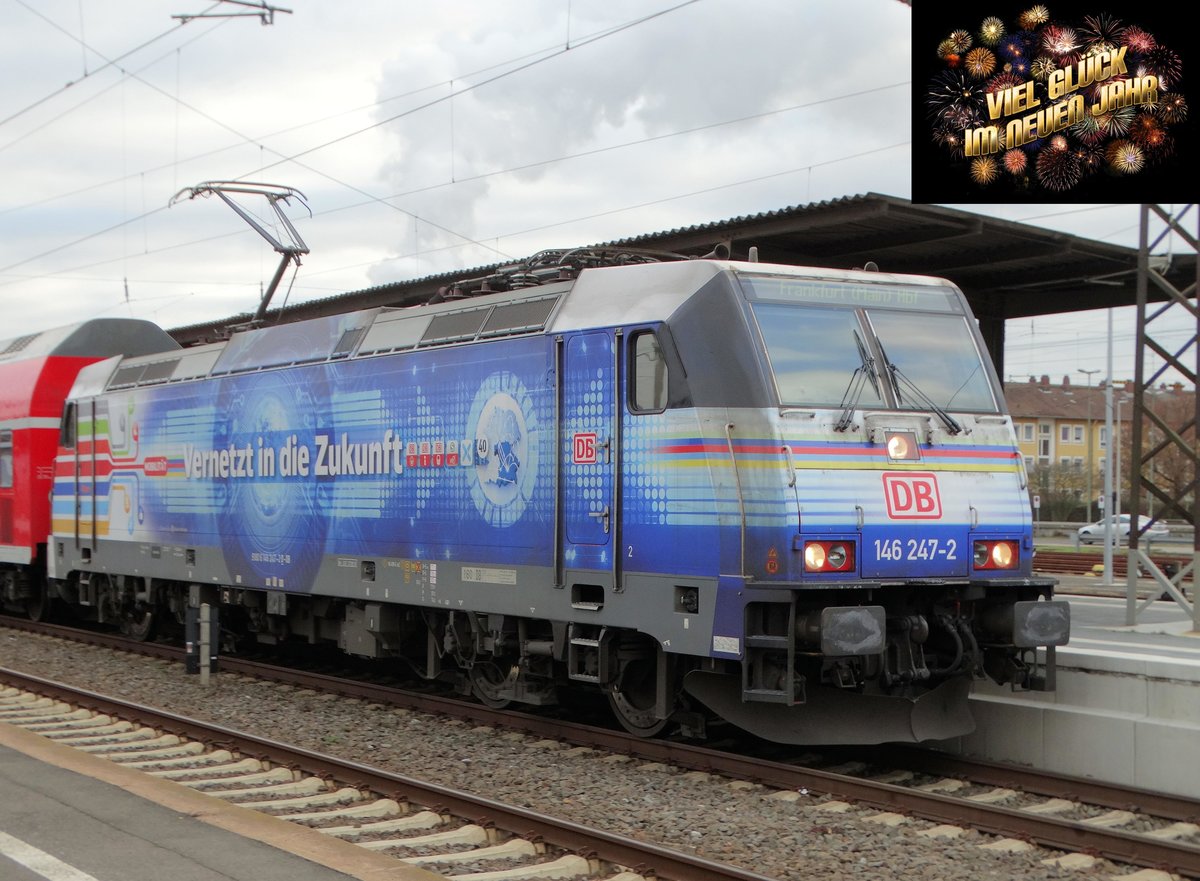 Mit diesen Bild wünsche ich allen Bahnbilder.de Usern und Besuchern einen guten Rutsch ins neue Jahr. Hier zu sehen DB Regio 146 247-2  Vernetzt in die Zukunft  am 28.12.16 in Hanau Hbf 