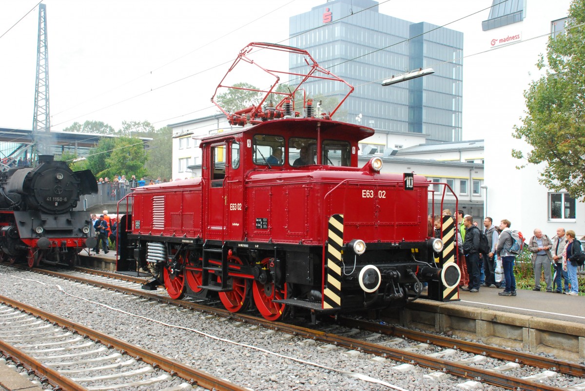 Mit der E63 02 wurden F�hrerstandmitfahrten unternommen.  M�rklintage 2013