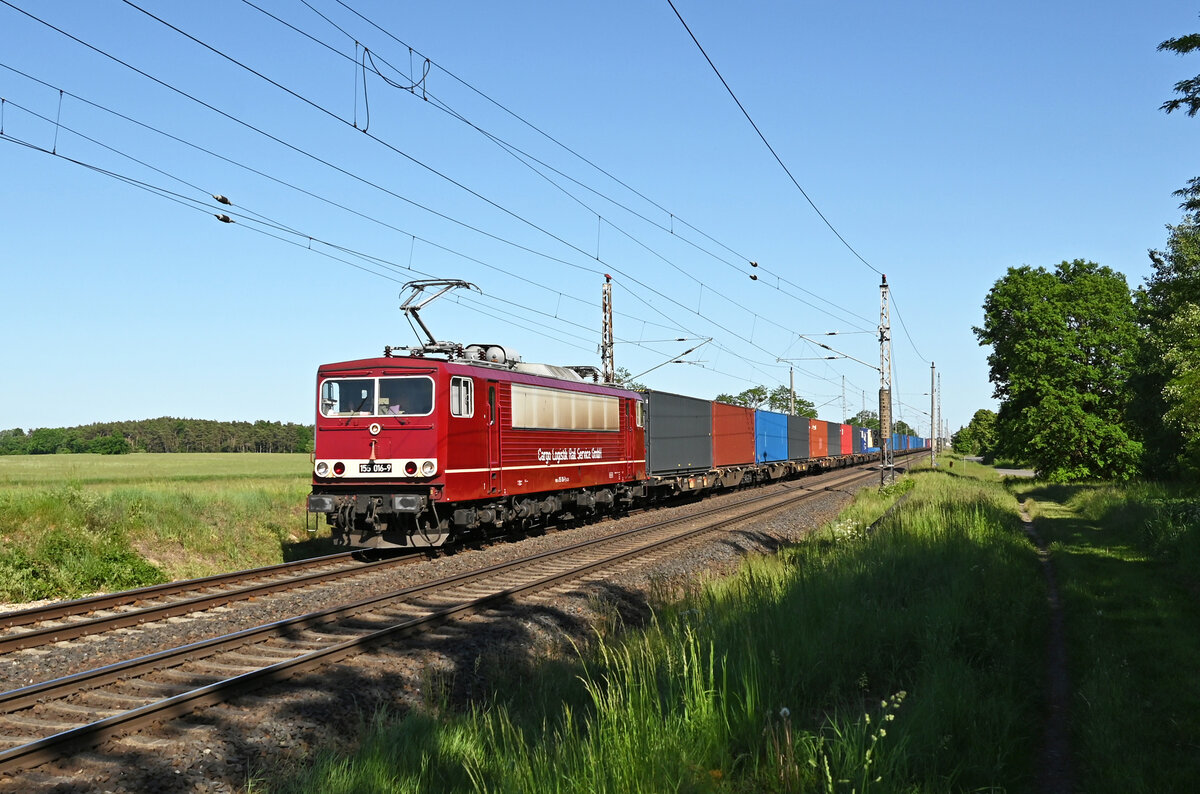 Mit einem Containerzug am Haken rollte am 25.05.26 155 016 der CLR durch Wittenberg-Labetz Richtung Dessau.