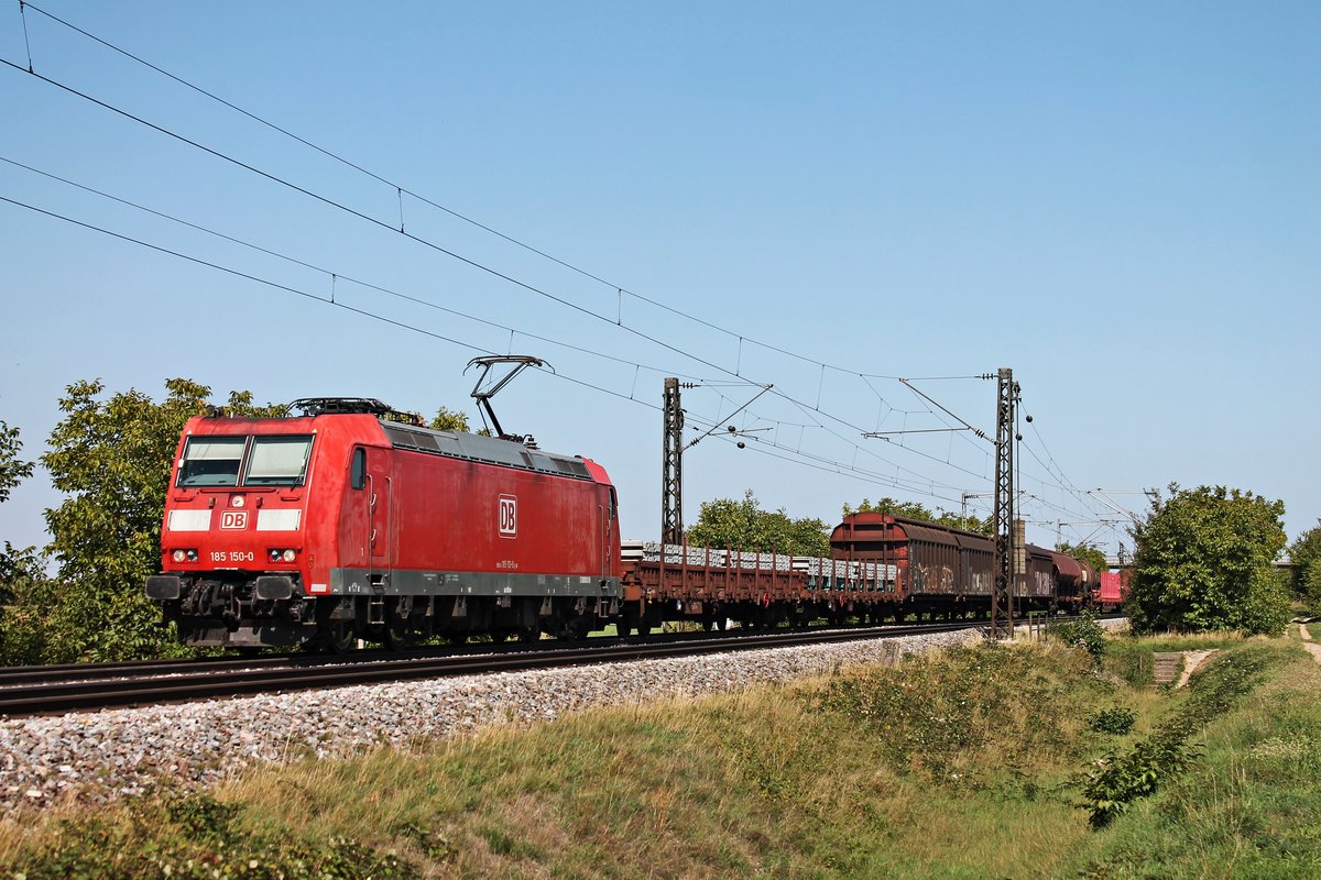 Mit einem gemischten Güterzug (Mannheim Rbf - Basel Bad Rbf) fuhr am Mittag des 12.09.2018 die 185 150-0 bei der Gemeinde Hügelheim über die KBS 703 durchs Markgräflerland in Richtung Schweizer Grenze.