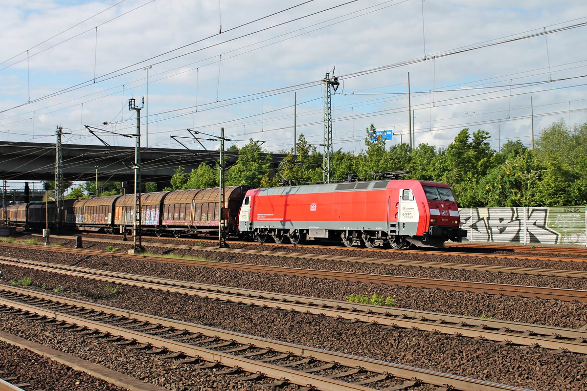 Mit einem gemischten Güterzug der Realtion (Malmö - Maschen) fuhr am 26.05.2015 die EG 3110 ihrem Ziel inj Hamburg Harburg entgegen.