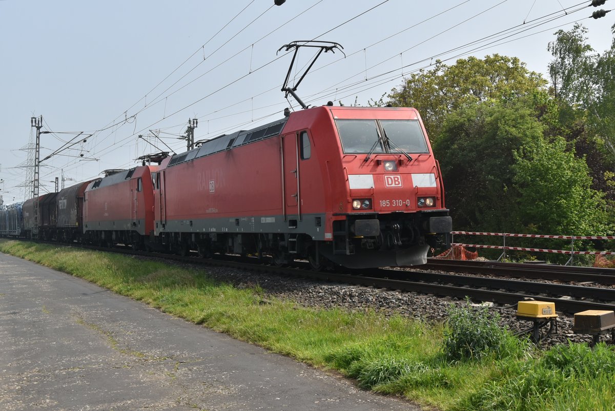 Mit einem Güterzug und als Wagenlok laufender 152 148 kommt die 185 310 bei Alfter vor mein Objektiv gefahren. 1.5.2019