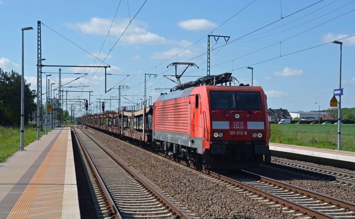 Mit einem leeren Autotransportzug fuhr 189 012 am 10.05.15 durch Rodleben Richtung Wittenberg.