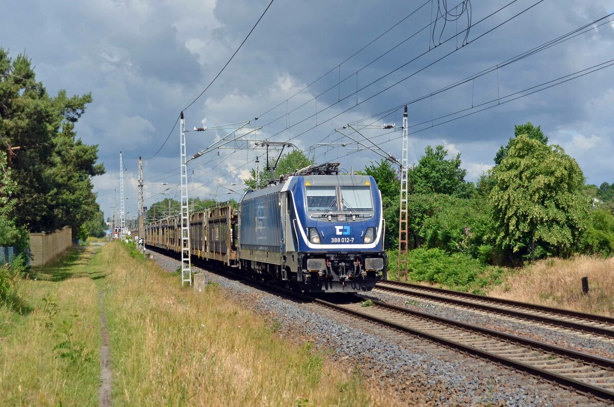 Mit einem leeren BLG-Autozug rollt 388 012 der CD Cargo am 27.06.23 durch Wittenberg-Labetz Richtung Falkenberg(E).