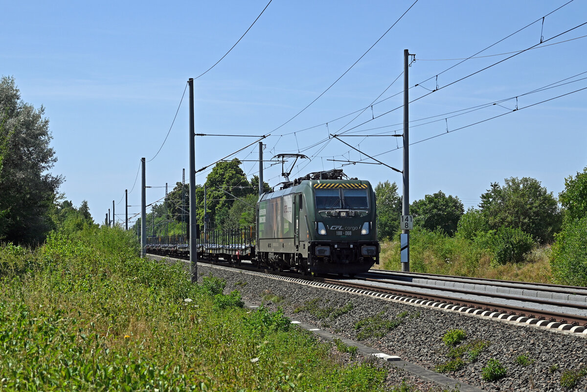 Mit einem leeren Transwaggon-Autozug rollte 188 068 der CFL Cargo am 25.07.26 durch Brehna Richtung Bitterfeld.