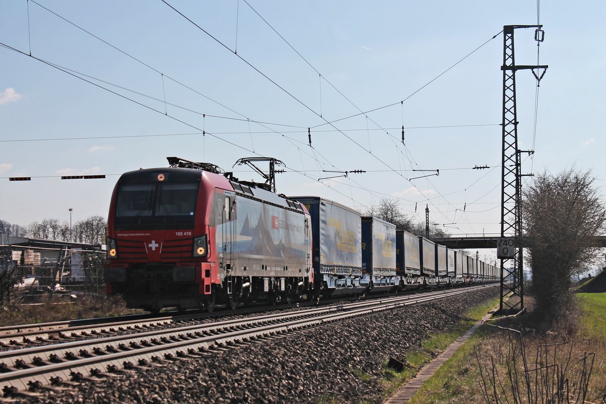 Mit einem  LKW Walter -KLV nach Lübeck Skandinavienkai fuhr am Nachmittag des 20.03.2019 die 193 470  Freiburg  südlich des Haltepunkt von Auggen über die Rheintalbahn in Richtung Freiburg (Breisgau).