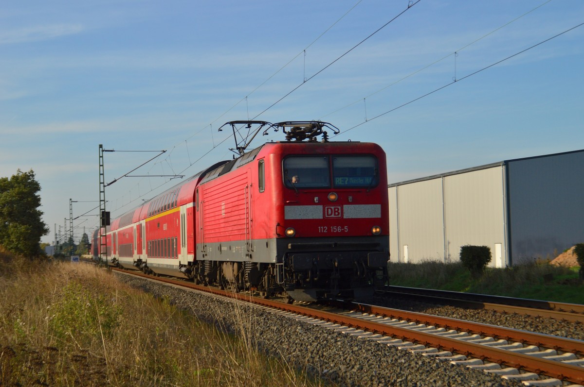 Mit einem RE7 am Hacken kommt am Tag der deutschen Einheit die 112 156-5 bei Allerheiligen ber die Kbs 495. 3.10.2013