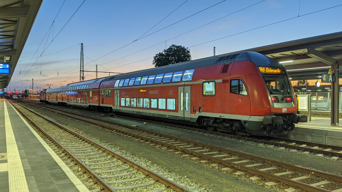 Mit einem Reservesteuerwagen der DB Regio AG steht hier die RB49 nach Elsterwerda in Cottbus. 15.06.2020