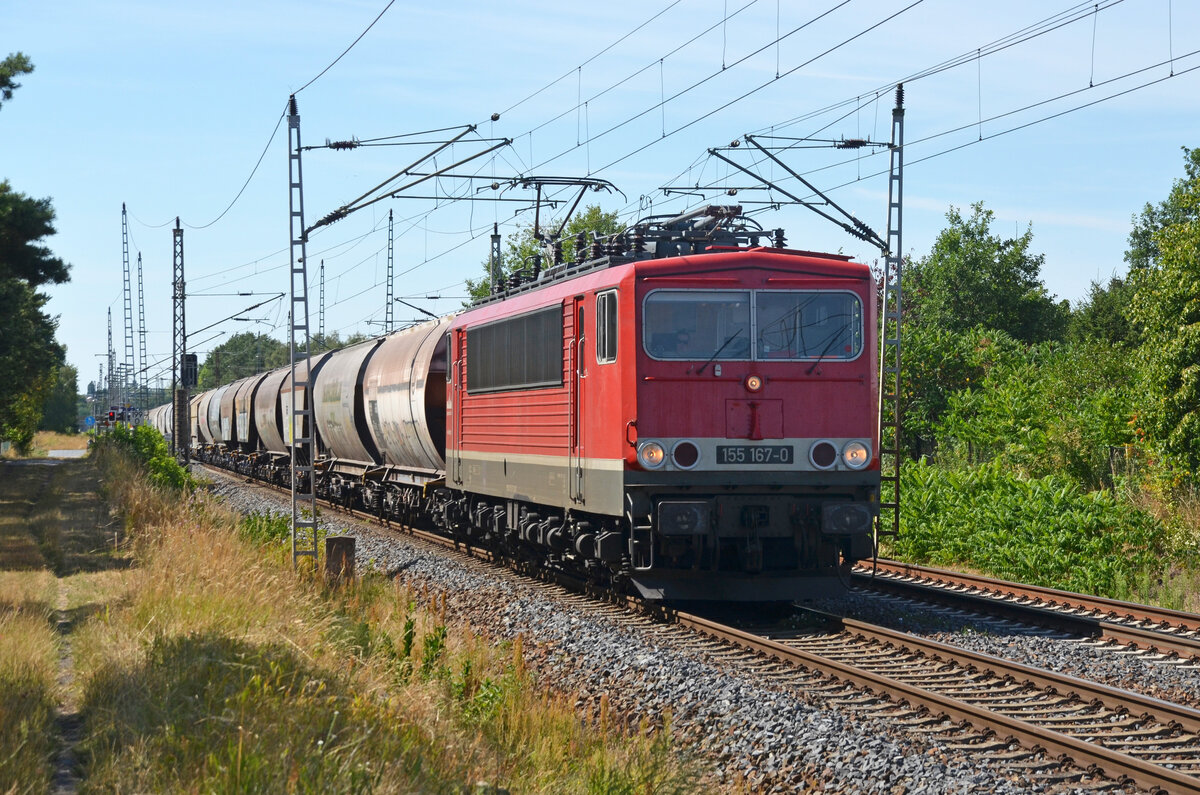 Mit einem Transcereal am Haken rollte 155 167 der LDK am 24.07.22 durch Wittenberg-Labetz Richtung Falkenberg(E).