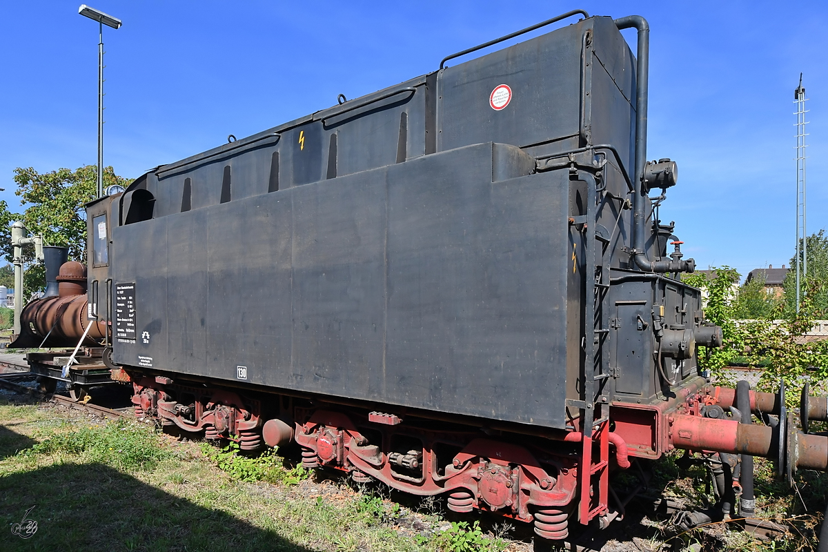 Mit etwas Fantasie eine kleine Dampflokomotive mit überdimensionalen Tender (11 277). (Eisenbahnmuseum Heilbronn, September 2019)