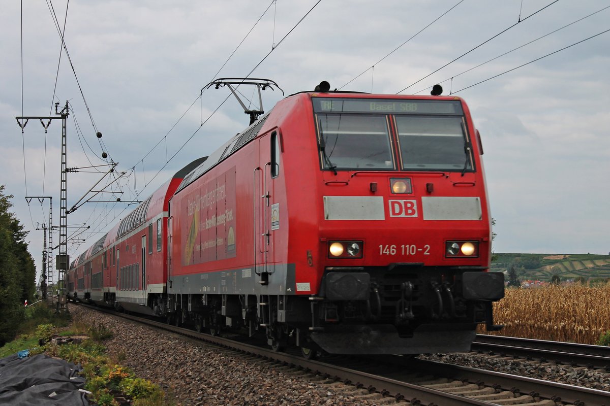 Mit ihrem RE (Offenburg - Basel SBB) fuhr am 04.09.2018 die Freiburger 146 110-2  Baden Württemberg erfahren/Müllheim (Baden)  bei Hügelheim über die Rheintalbahn in Richtung Müllheim (Baden), wo sie ihren nächsten Zwischenhalt einlegen wird.