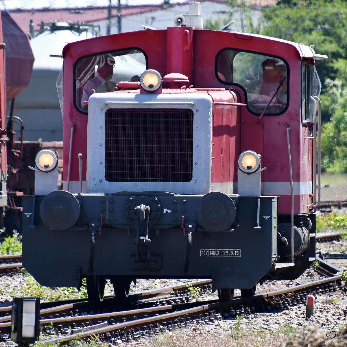 Mit der Rangierlokomotive 332 157 wurden Anfang Juni 2019 im Bayerischen Eisenbahnmuseum Nördlingen Führerstandsmitfahrten angeboten.