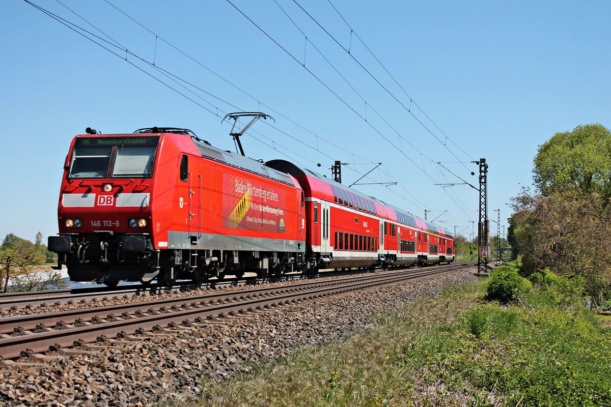 Mit einer RB (Offenburg - Neuenburg (Baden)) fuhr am 05.05.2016 die Freiburger 146 113-6  Baden Württemberg erfahren/Lankreis Ortenau  bei Scherzingen ihrem nächsten Zwischenhalt in Bad Krozingen entgegen.