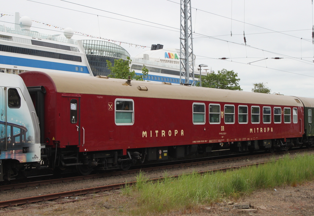 Mitropa Wagen D-Press 51 80 88-70 203-1 WRm 130 war am 25.05.2019 in Warnemünde. 