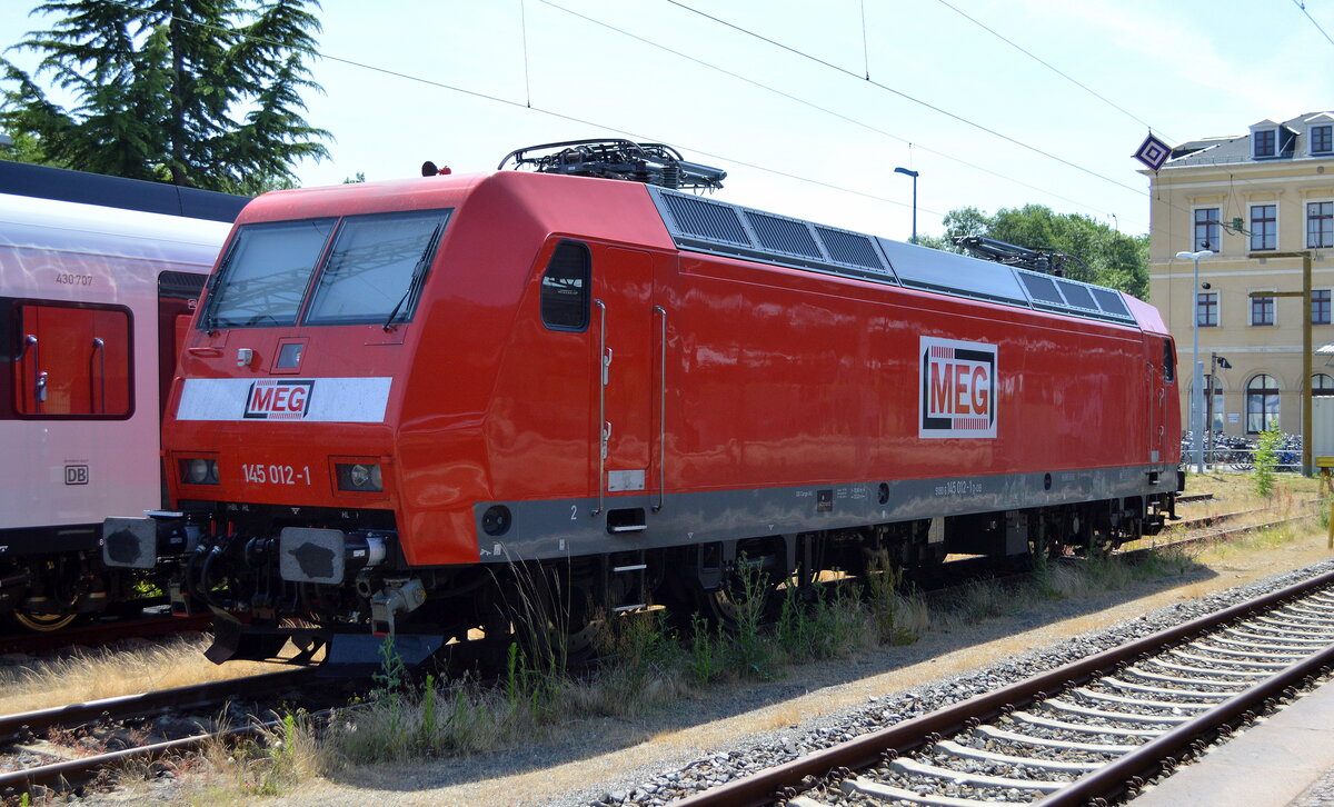 Mitteldeutsche Eisenbahn GmbH, Schkopau [D]  145 012-1  [NVR-Nummer: 91 80 6145 012-1 D-DB] abgestellt am 22.06.22 Bahnhof Riesa.