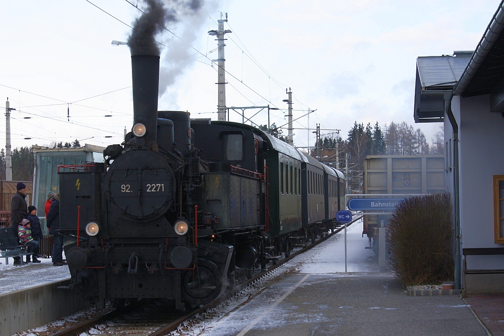 MLV 92.2271 als NF 19144 am 07.Dezember 2013 im Bf. Schwarzenau.