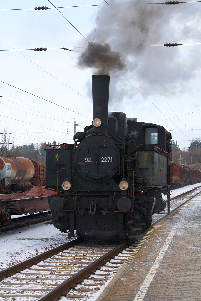 MLV 92.2271 am 07.Dezember 2013 im Bf. Schwarzenau.