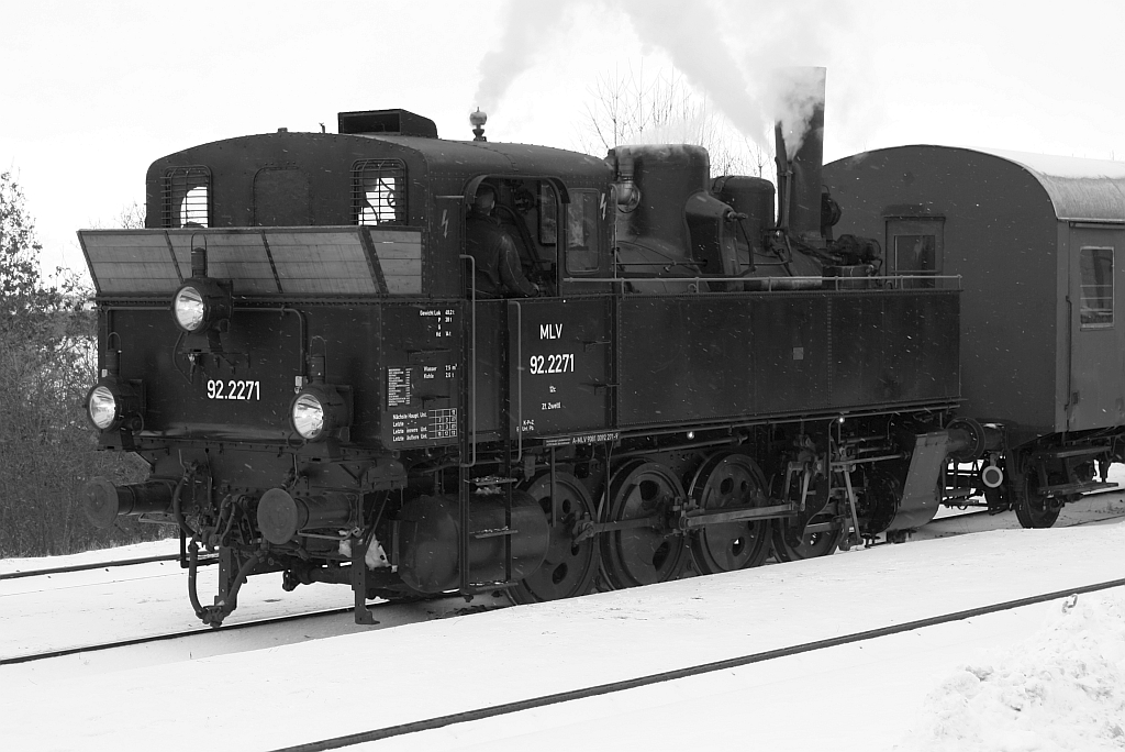 MLV 92.2271 am 07.Dezember 2013 als NF 19147 im Bf. Zwettl. 

