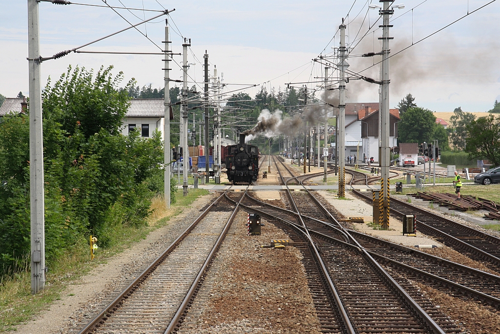 MLV 92.2271 am 07.Juli 2019 im Bahnhof Schwarzenau.