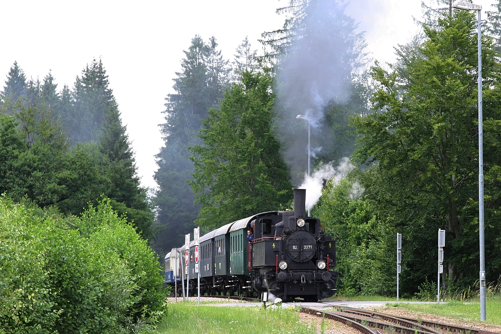 MLV 92.2271 am 07.Juli 2019 mit dem SR 14992 (Zwettl - Waldhausen) in Klein Schönau.