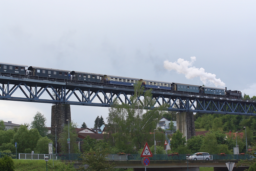 MLV 92.2271 am 12.Juni 2016 auf der Brücke über den Kamp in Zwettl.
