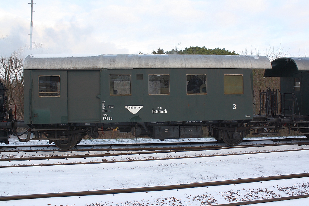 MLV CPwi 37536 (UIC-Nr. 50 81 82-20 000-8) am 07.Dezember 2013 im Bf. Zwettl. 

