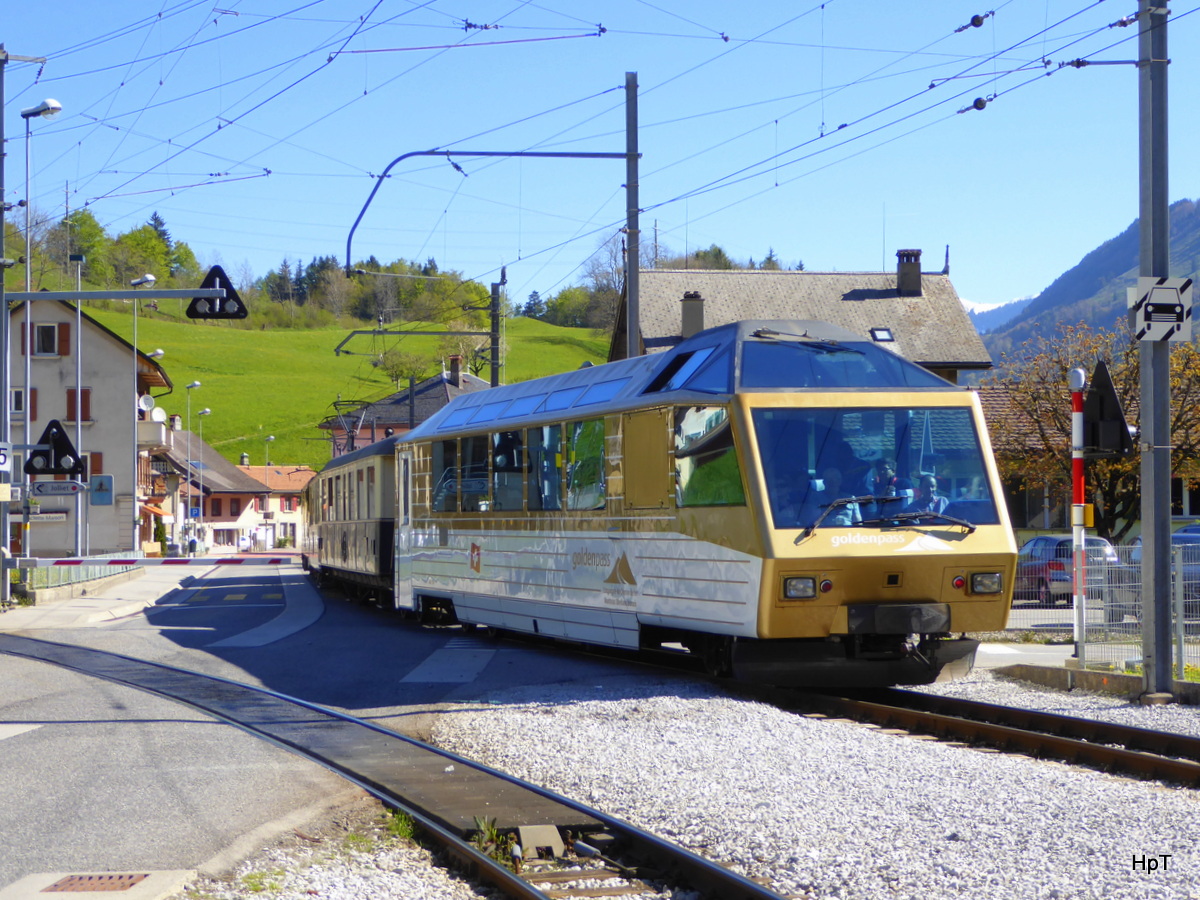 MOB Goldenpass - Nachschuss von Steuerwagen Ast  116 in Montbovon am 05.05.2016