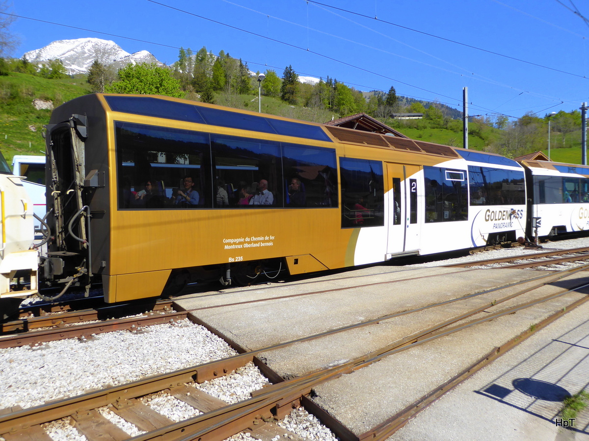 MOB Goldenpass - Panoramawagen Bs 235 in Montbovon am 05.05.2016