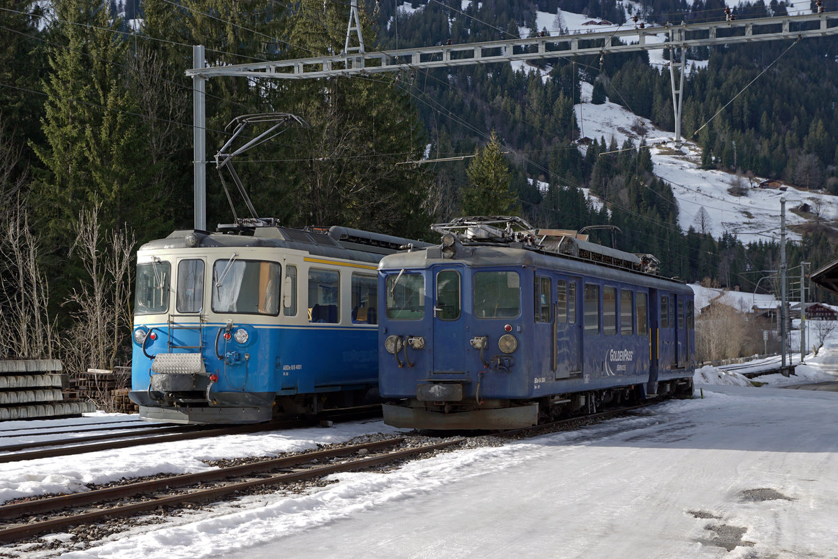 MOB:  Montreux-Berner Oberland-Bahn.
Infolge der Entgleisung eines Steuerwagens am 3. Januar 2018 an der Lenk im Berner Oberland wegen starkem Sturmwind sowie dem gegenwärtigen Streckenunterbruch zwischen Zweisimmen und Montreux sind die ABDe 8/8 weiterhin unentbehrlich. Die Triebzüge 1001 Schweiz und 4002 Vaud standen am 8. Januar 2018 während dem ganzen Tag im planmässigen Einsatz.
Seltene Begegnung in St. Stephan mit einem BDe 4/4 3000.
Foto: Walter Ruetsch
