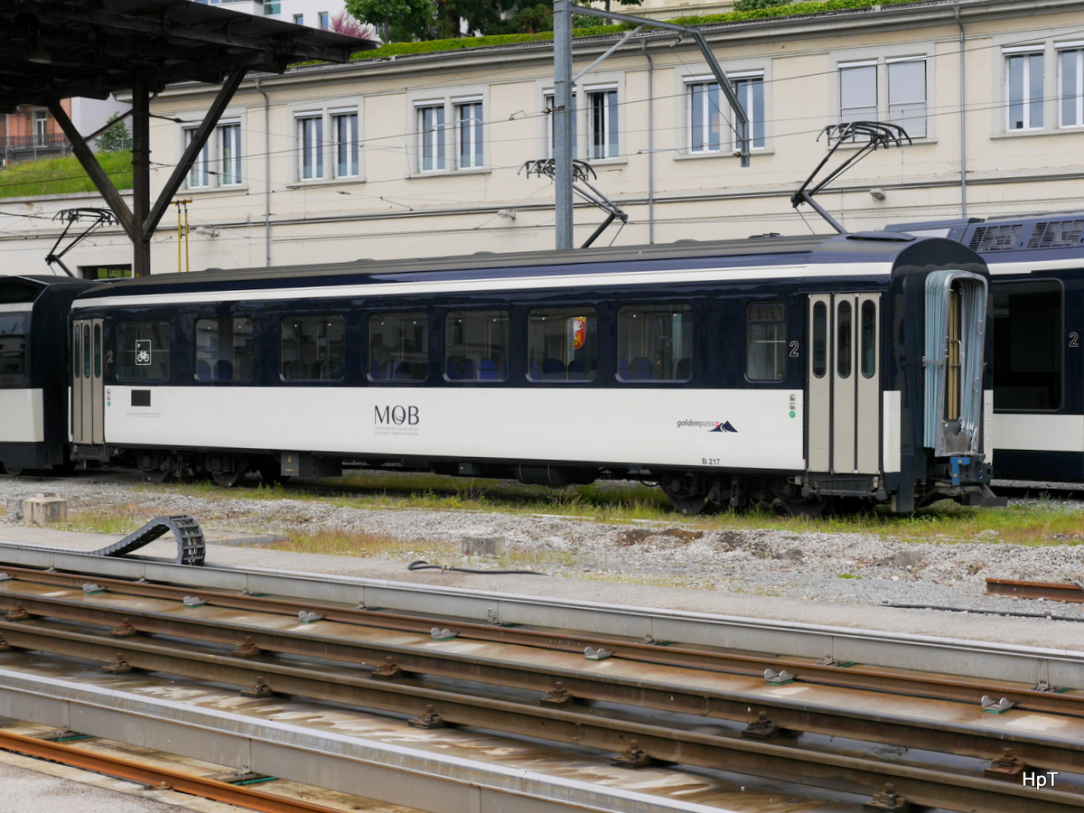 MOB - Personenwagen 2 Kl. B 217 in Montreux am 09.05.2017