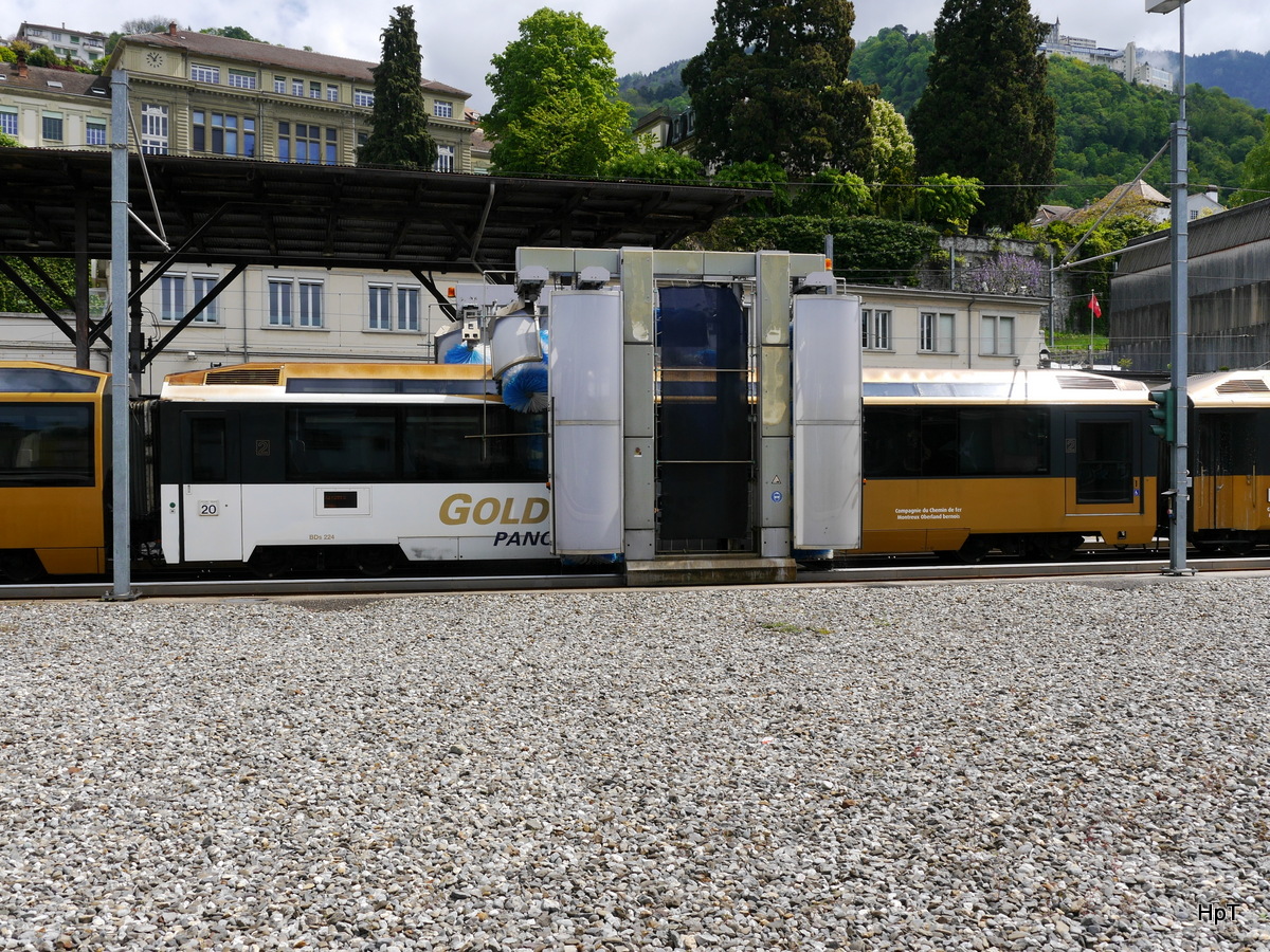 MOB - Waschen des Personenwagen BDs 224 in Montreux am 09.05.2017