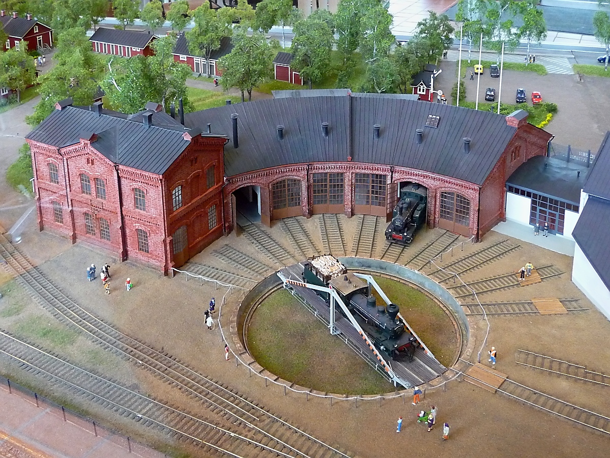 Modell des Ringlokschuppens im Finnischen Eisenbahnmuseums in Hyvinkää, 14.4.13 