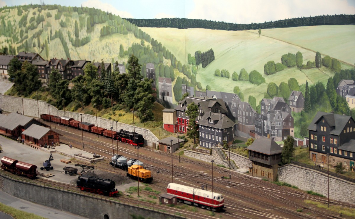 Modellbahn Szene auf einer Modellbahnanlage in Gera. Foto 09.11.2013  