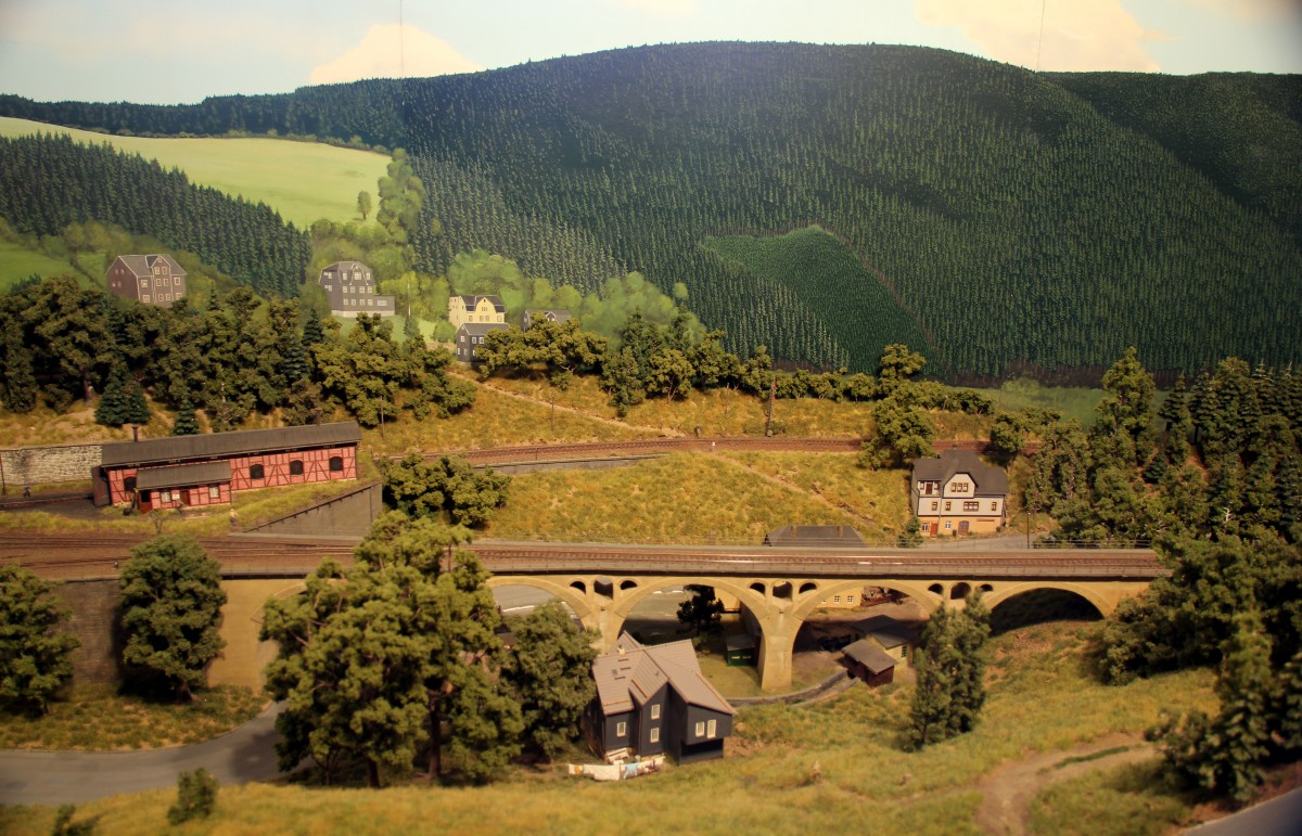 Modellbahn Szene auf einer Modellbahnanlage in Gera. Foto 09.11.2013  