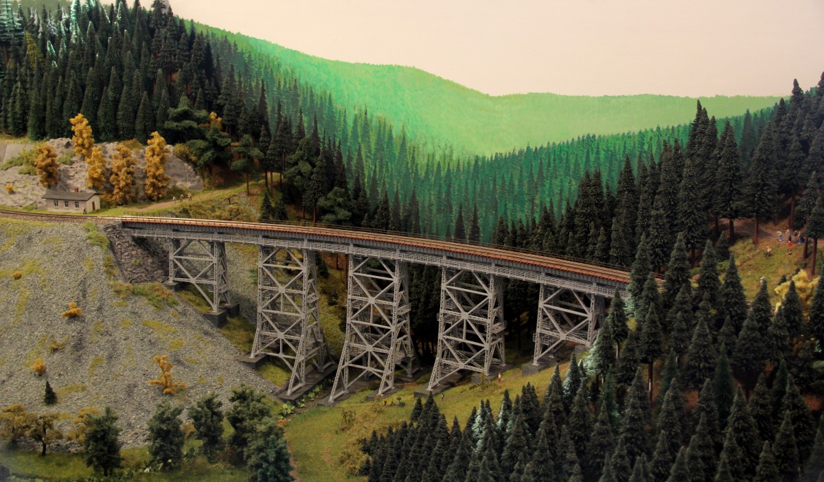 Modellbahn Szene auf einer Modellbahnanlage in Gera. Foto 09.11.2013 