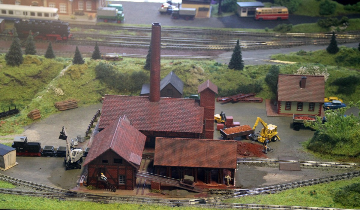 Modellbahn Szene auf einer Modellbahnanlage in Zeulenroda. Foto 09.11.2013
