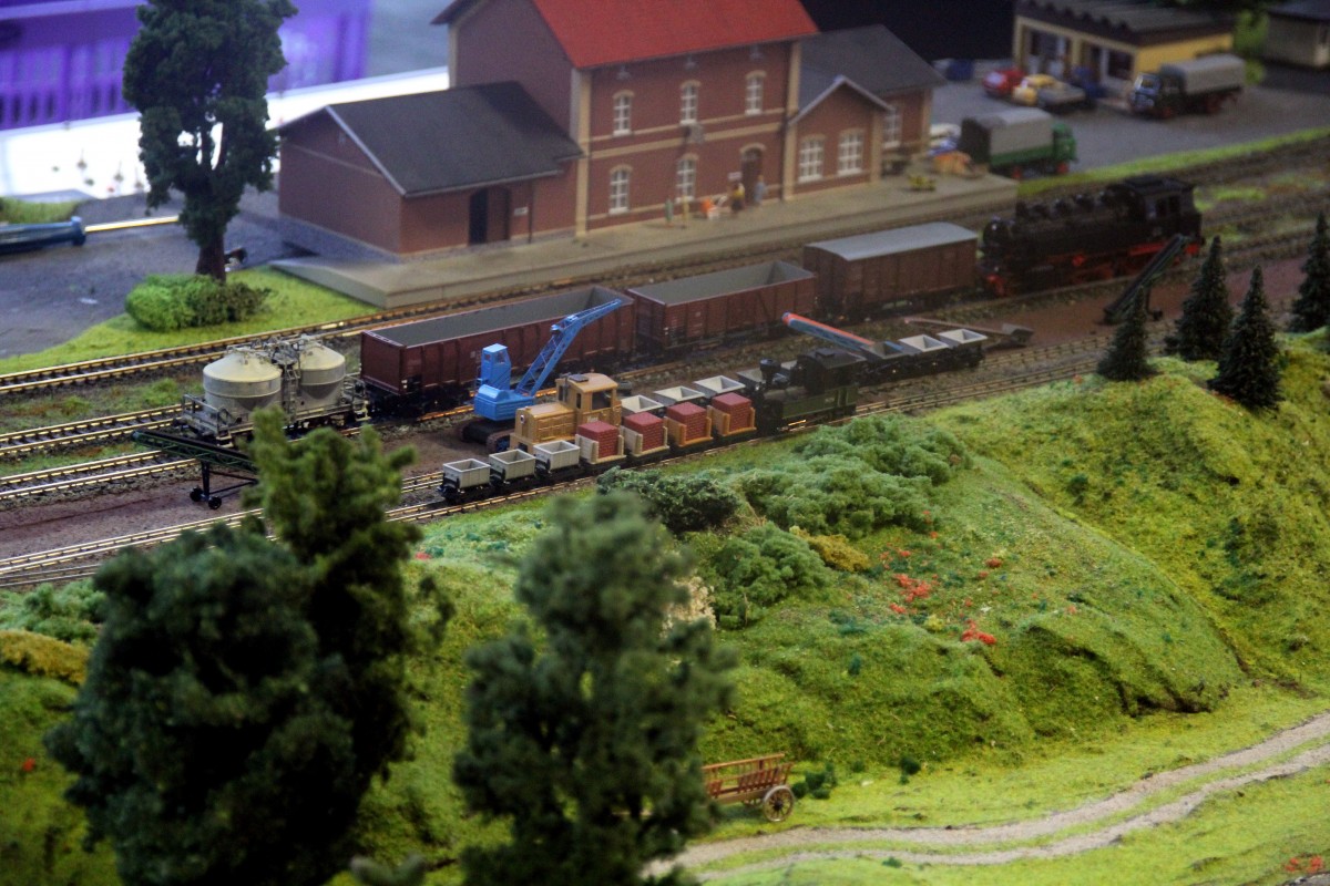 Modellbahn Szene auf einer Modellbahnanlage in Zeulenroda. Foto 09.11.2013