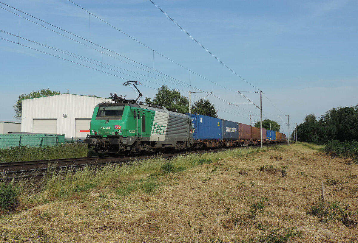 Mommenheim - 1. Juni 2023 : 37056 mit einem KLV Basel - Mont St Martin.