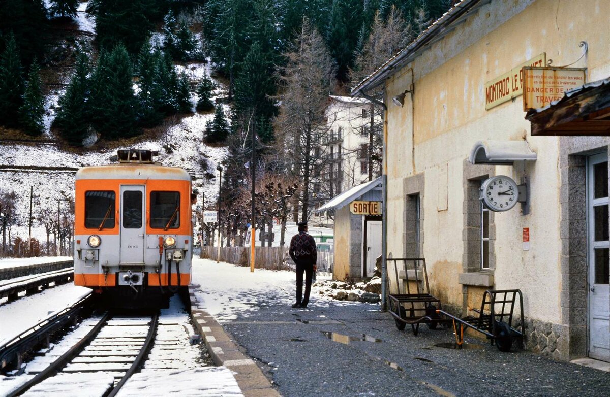 Mont-Blanc-Express: Der Bahnhof Montroc Le Planet wirkte am 01.01.1988 ziemlich verlassen.
