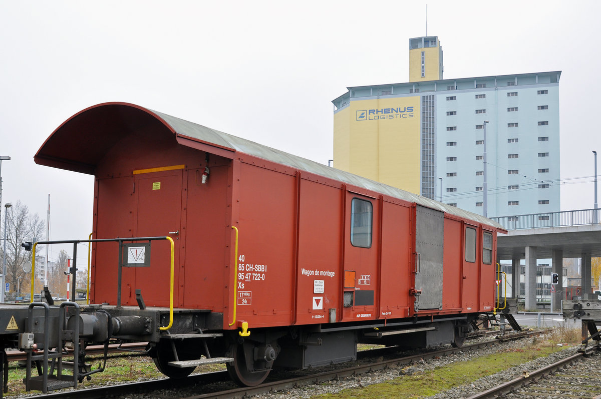 Montagewagen Xs 40 85 95 47 722-0, ist beim Basler Rheinhafen abgestellt. Die Aufnahme stammt vom 27.11.2016.