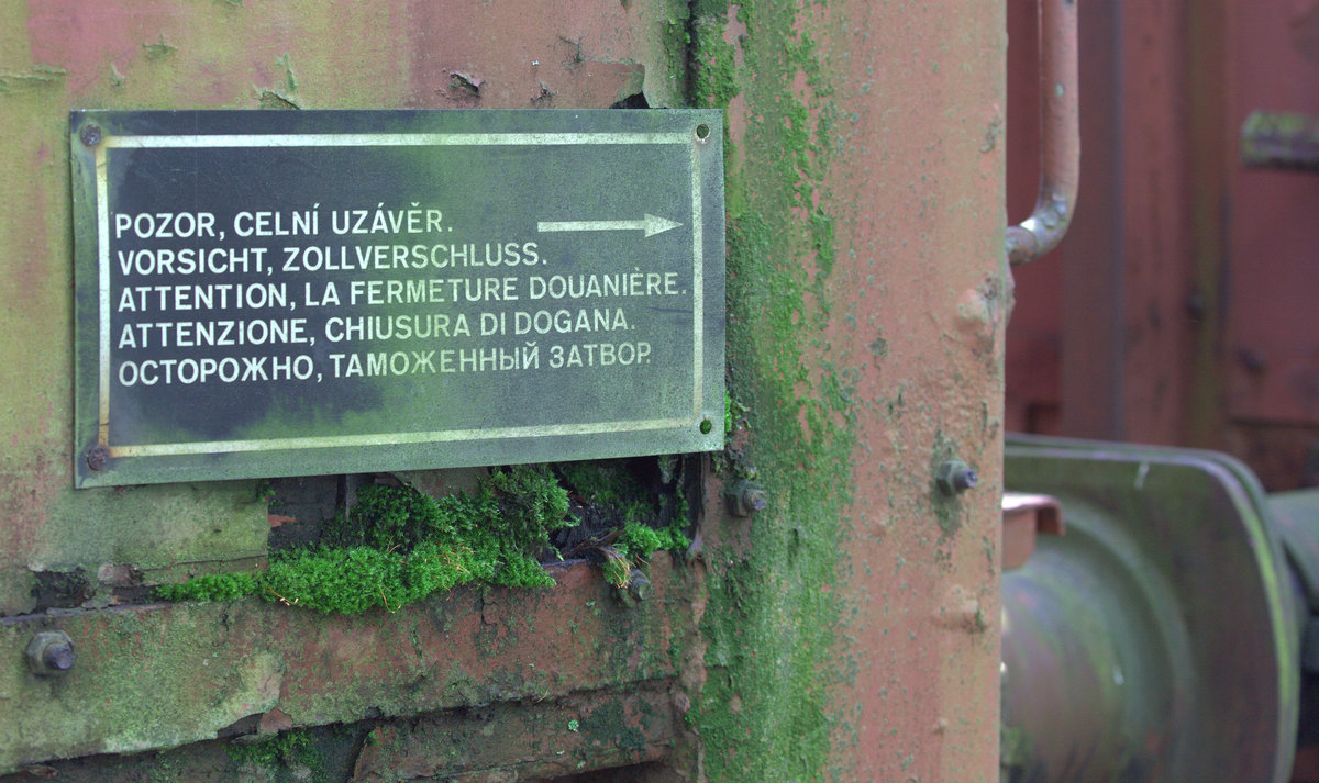  Moos zu verzollen  , entdeckt an einem abgestellten Güterwagen in Luzna u Rakovnika.26.08.2017 13:28 Uhr.