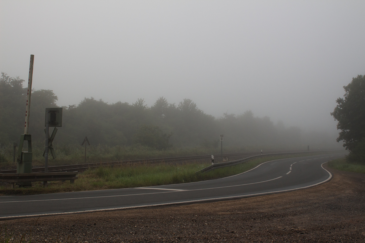 Morgendliche Nebelstimmung an einem Bü zwischen Heringen (Werra) und Widdershausen am 21.08.15.