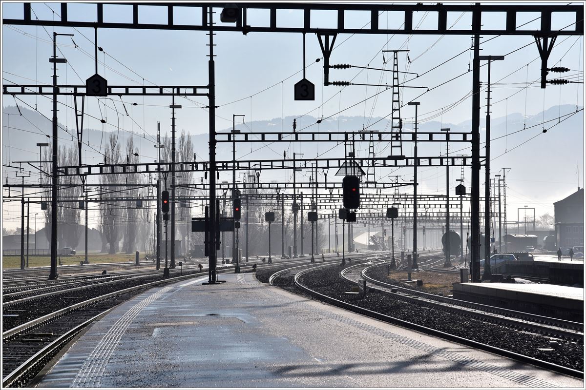 Morgenstimmung am Bahnhof Sargans. (11.02.2017)