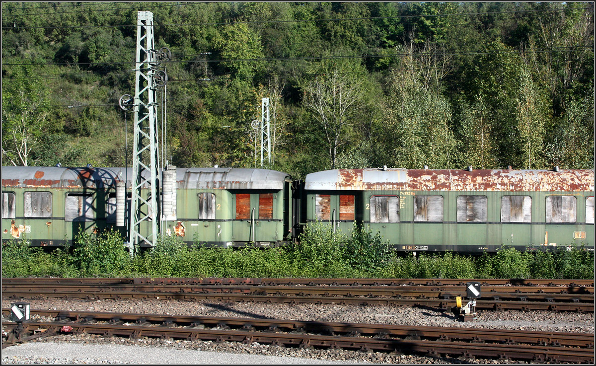 Motive am Rande einer Bahnfahrt -

Den Reiz des Verfalls zeigen die beiden Aufnahmen, die dann in Rottweil entstanden.

27.09.2014 (M)
