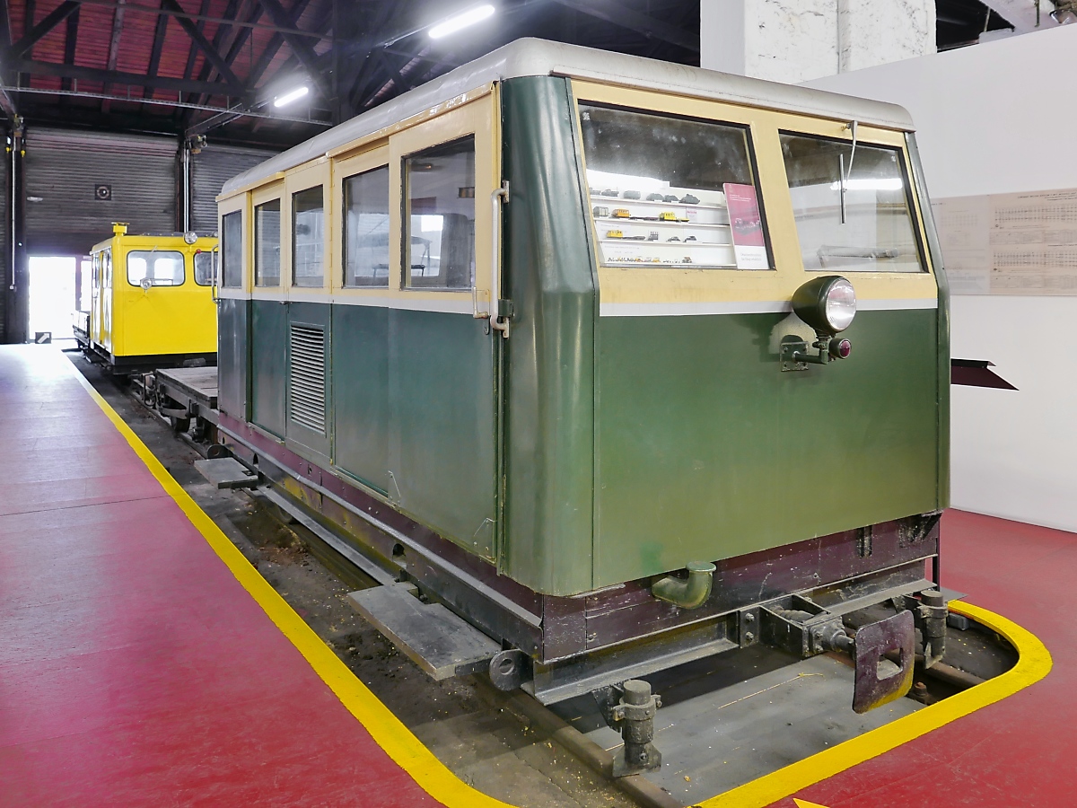 Motorbahnwagen BM40G, ÖBB-Bauart-Nr.X613, gebaut ab 1941 von Steyr-Daimler-Puch, im Rundlokschuppen des Südbahnmuseums am Bahnhof Mürzzuschlag, 07.07.2019 
