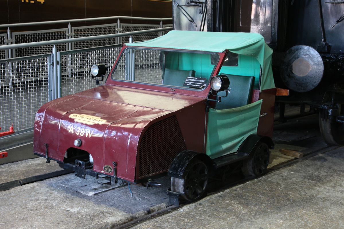 Motordraisine A 38W, der British Railways, im Swindoner Museum am 06.09.2015
