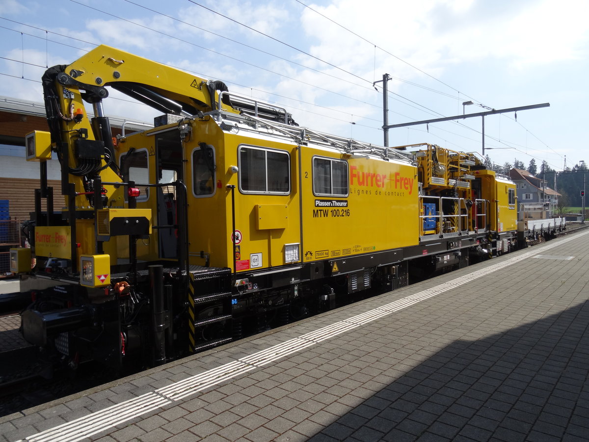 Motorturmwagen MTW100.216 (CH_FFAG 99 85 9131 007-8) anlässlich Testfahrten auf dem Streckennetz der ETB.