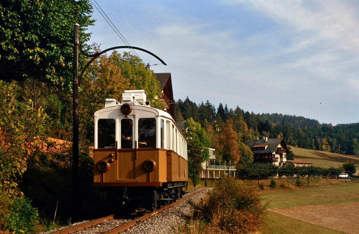 Motorwagen 105 der Südtiroler Rittner Bahn im Herbst 1985